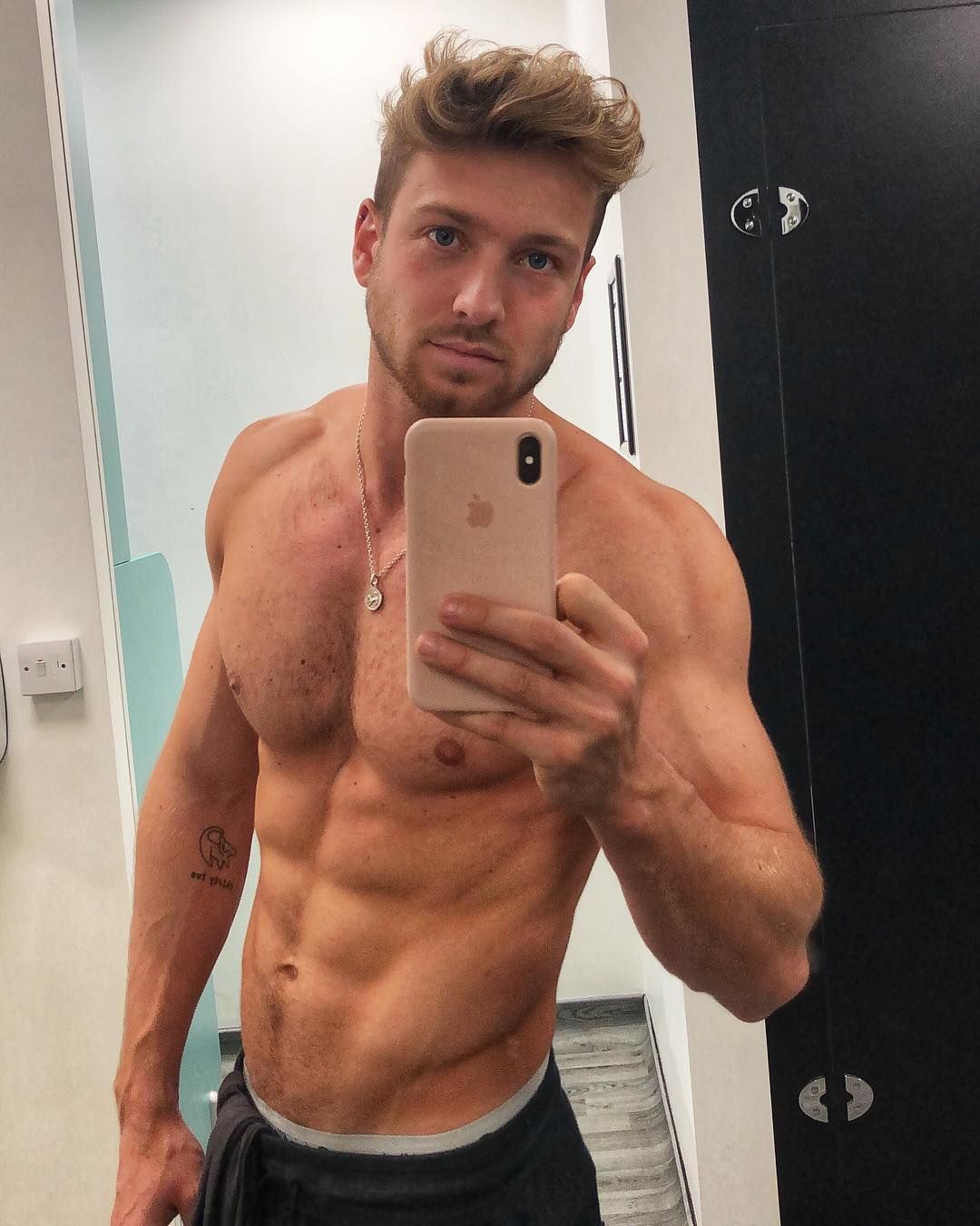<b>Sam Thompson Is Making Us Want to Watch MIC</b>